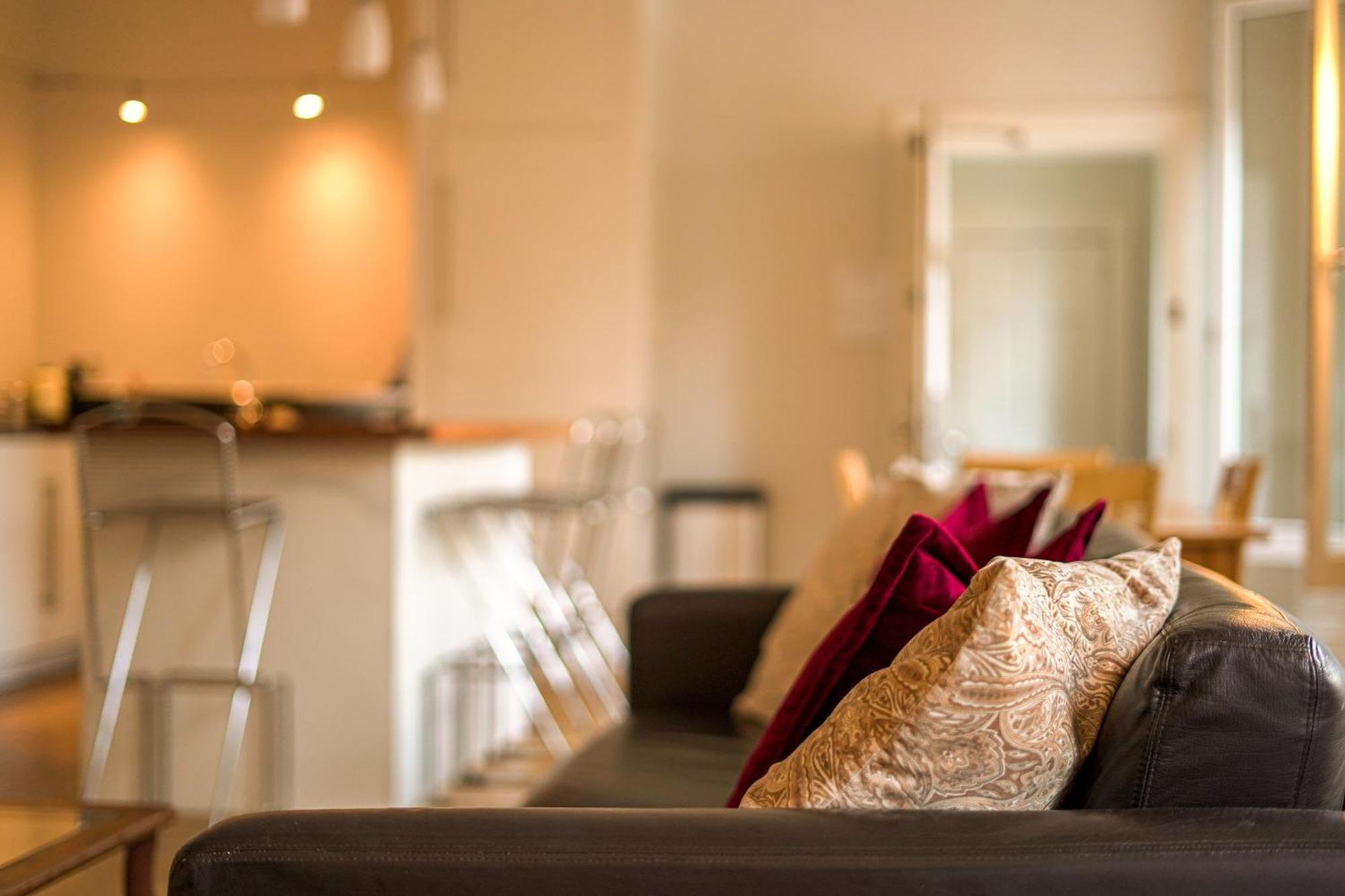 Centrally Located 1-bed In Apartment *